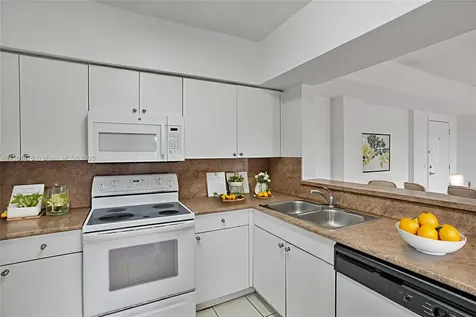 9340 Fontainebleau Boulevard Miami FL 33172