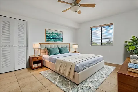 9340 Fontainebleau Boulevard Miami FL 33172