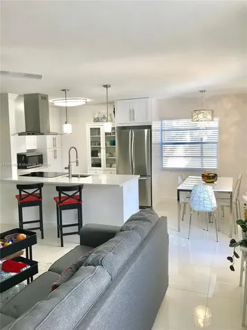 466 Normandy J Delray Beach FL 33484