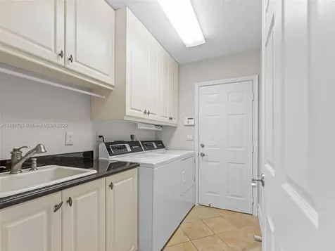 10915 NW 2nd Street Plantation FL 33324