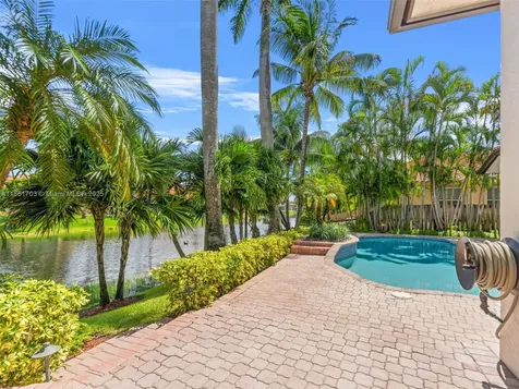 10915 NW 2nd Street Plantation FL 33324