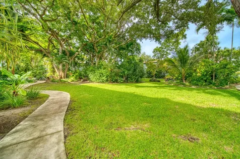5640 SW 78th Street Miami FL 33143