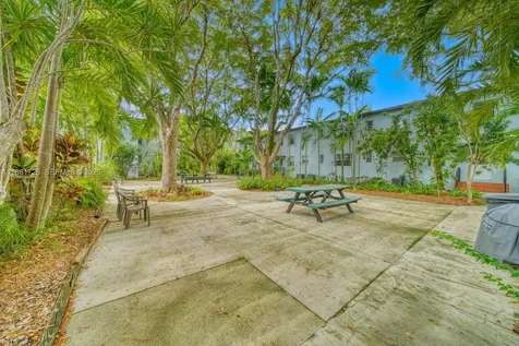 5640 SW 78th Street Miami FL 33143