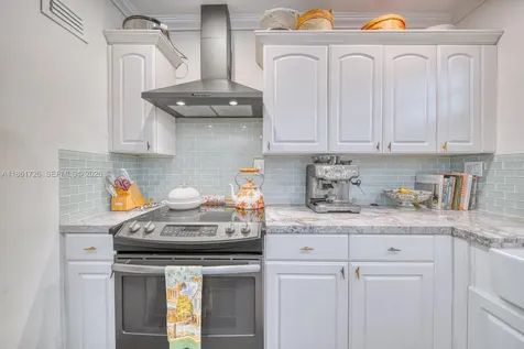 5640 SW 78th Street Miami FL 33143