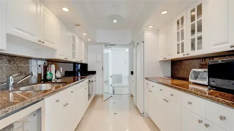 5640 Collins Avenue Miami Beach FL 33140