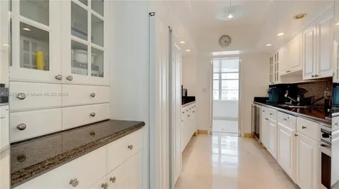 5640 Collins Avenue Miami Beach FL 33140