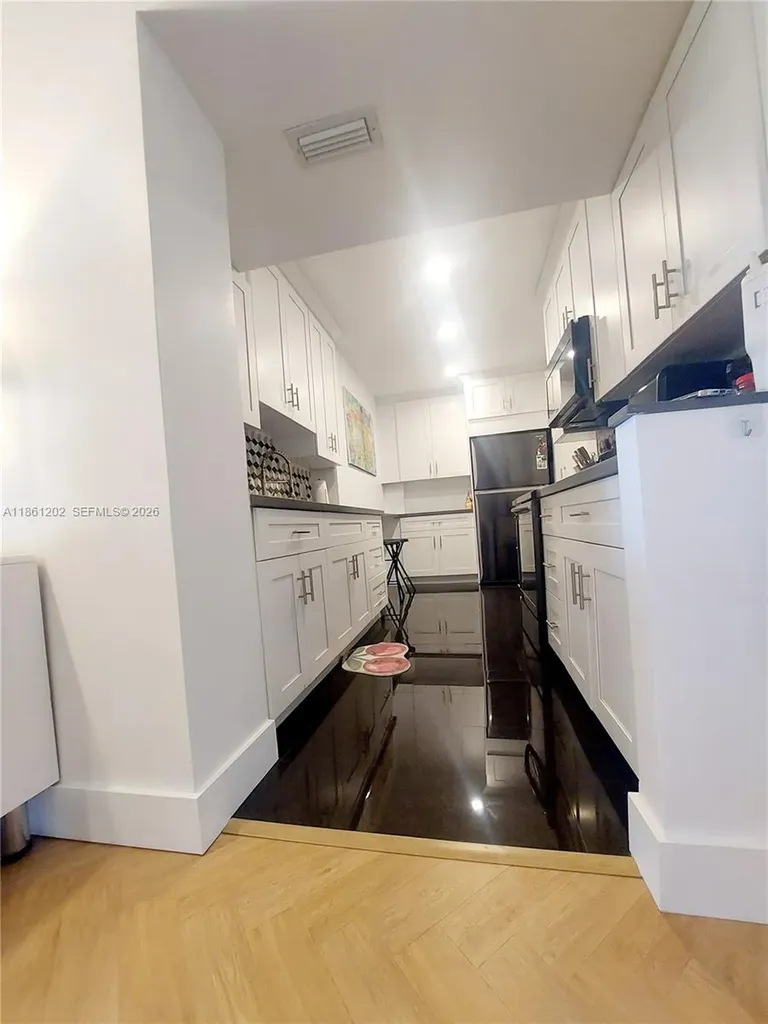 4400 Hillcrest Drive Hollywood FL 33021