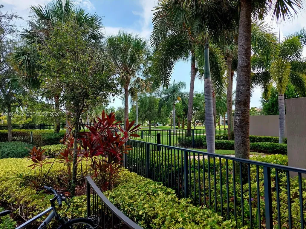4400 Hillcrest Drive Hollywood FL 33021