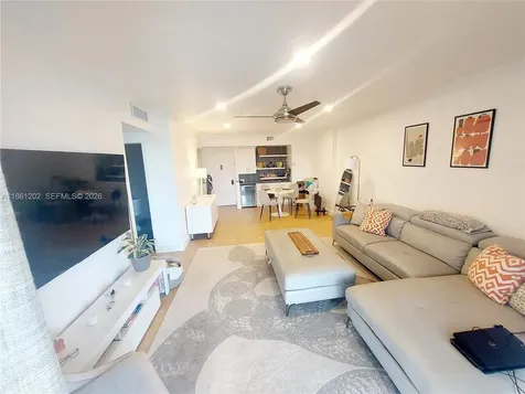 4400 Hillcrest Drive Hollywood FL 33021