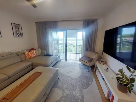 4400 Hillcrest Drive Hollywood FL 33021