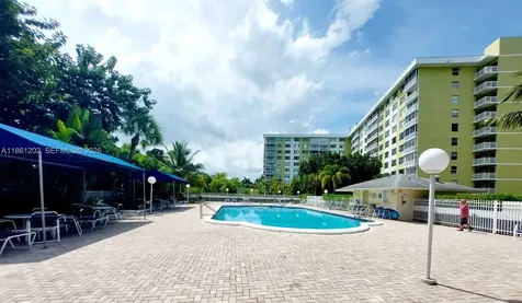 4400 Hillcrest Drive Hollywood FL 33021