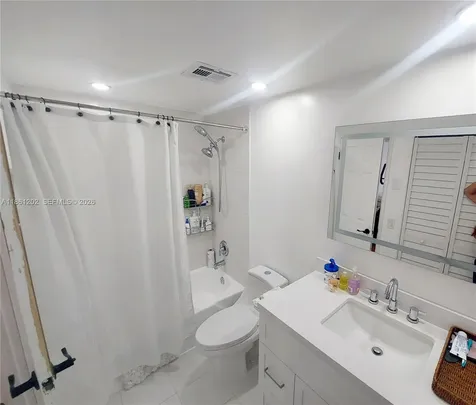 4400 Hillcrest Drive Hollywood FL 33021