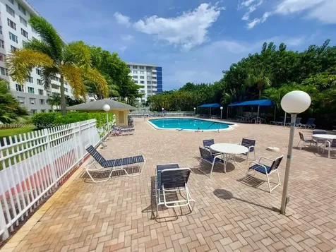 4400 Hillcrest Drive Hollywood FL 33021