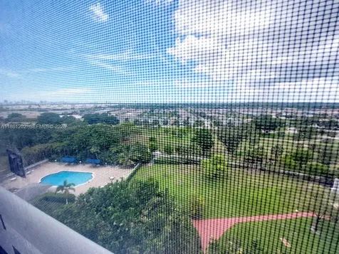 4400 Hillcrest Drive Hollywood FL 33021
