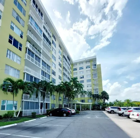 4400 Hillcrest Drive Hollywood FL 33021