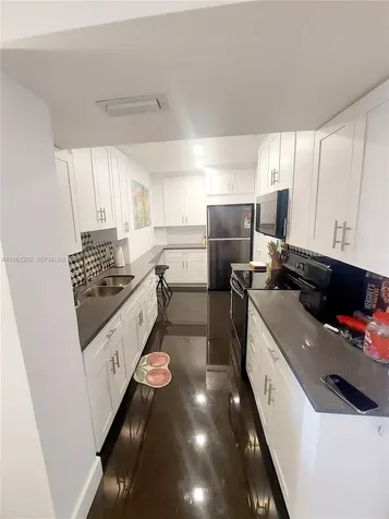 4400 Hillcrest Drive Hollywood FL 33021