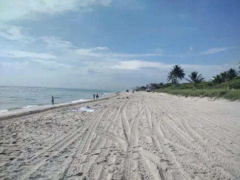 4400 Hillcrest Drive Hollywood FL 33021