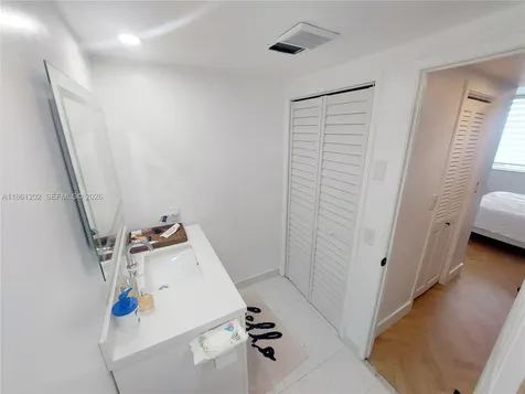 4400 Hillcrest Drive Hollywood FL 33021