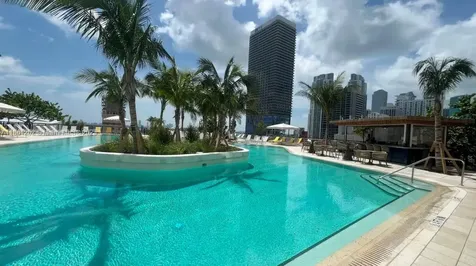 159 NE 6th Street Miami FL 33132