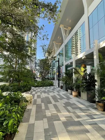 159 NE 6th Street Miami FL 33132