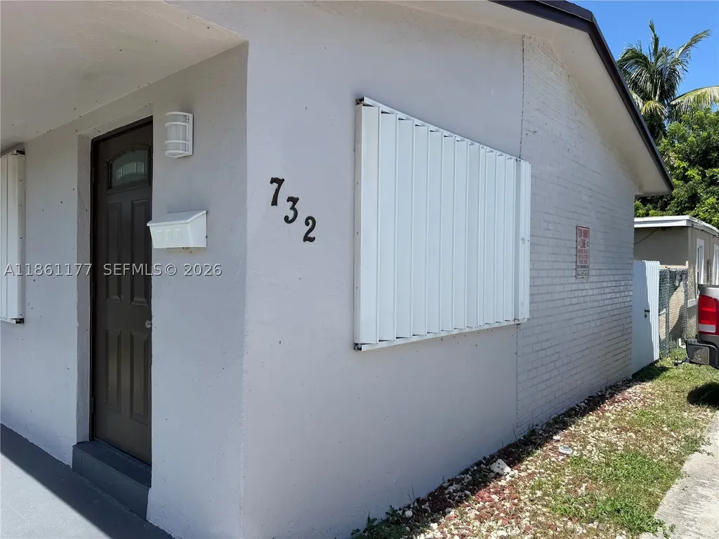 732 SW 6th Street Dania Beach FL 33004