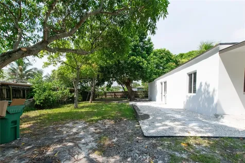 1757 NW 109th Street Miami FL 33167
