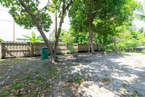1757 NW 109th Street Miami FL 33167