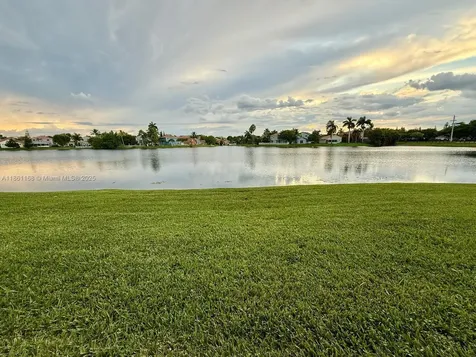 650 NW 106th Terrace Pembroke Pines FL 33026