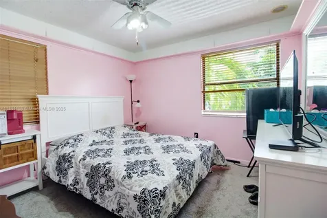 650 NW 106th Terrace Pembroke Pines FL 33026