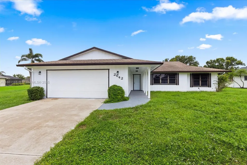 2642 SE Emmett Road Port St. Lucie FL 34952