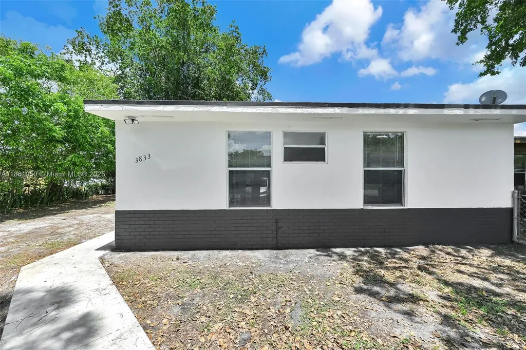3833 NW 213th Terrace Miami Gardens FL 33055