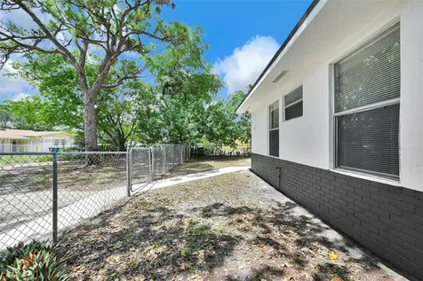 3833 NW 213th Terrace Miami Gardens FL 33055