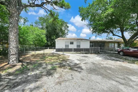 3833 NW 213th Terrace Miami Gardens FL 33055