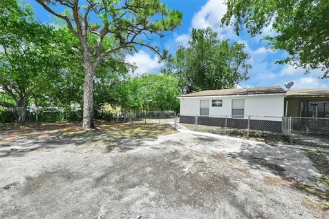 3833 NW 213th Terrace Miami Gardens FL 33055