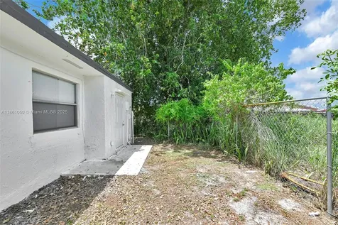 3833 NW 213th Terrace Miami Gardens FL 33055