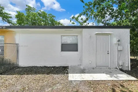 3833 NW 213th Terrace Miami Gardens FL 33055