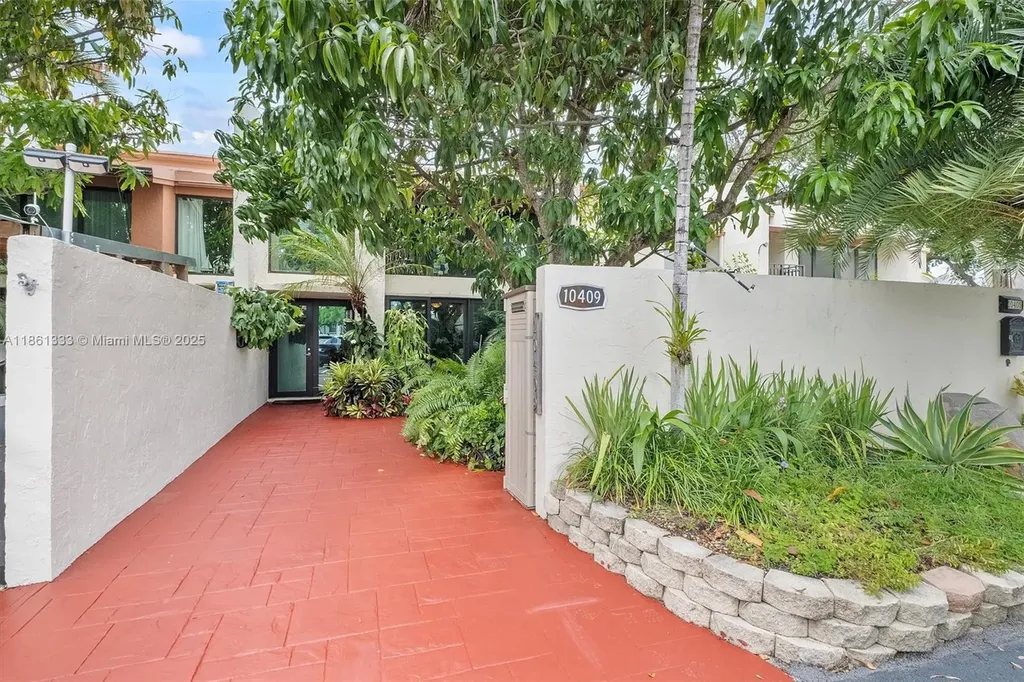 10409 SW 80th Street Miami FL 33173