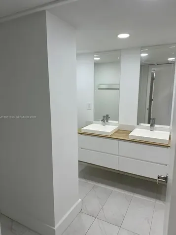 5600 Collins Avenue Miami Beach FL 33140