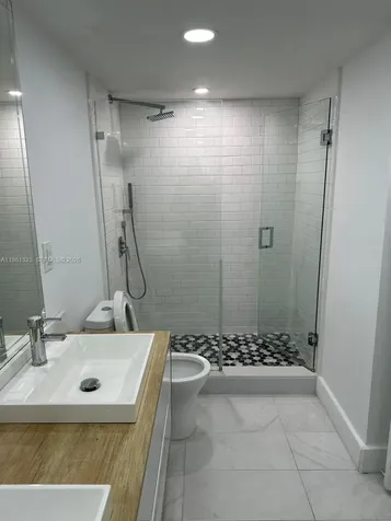 5600 Collins Avenue Miami Beach FL 33140