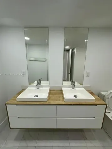 5600 Collins Avenue Miami Beach FL 33140