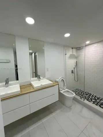 5600 Collins Avenue Miami Beach FL 33140