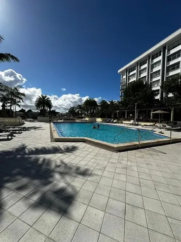 5600 Collins Avenue Miami Beach FL 33140