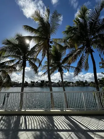 5600 Collins Avenue Miami Beach FL 33140
