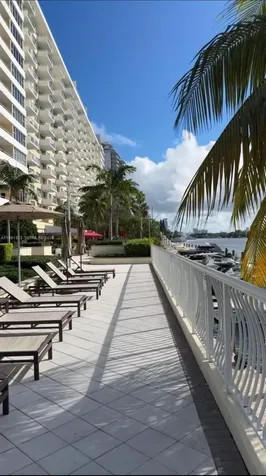 5600 Collins Avenue Miami Beach FL 33140