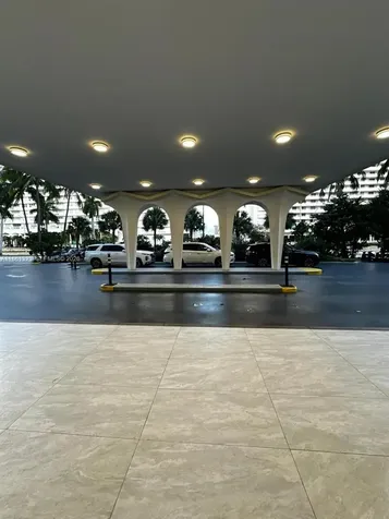 5600 Collins Avenue Miami Beach FL 33140