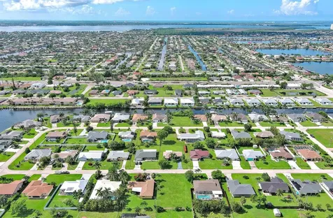 225 SW 46th Terrace Cape Coral FL 33914