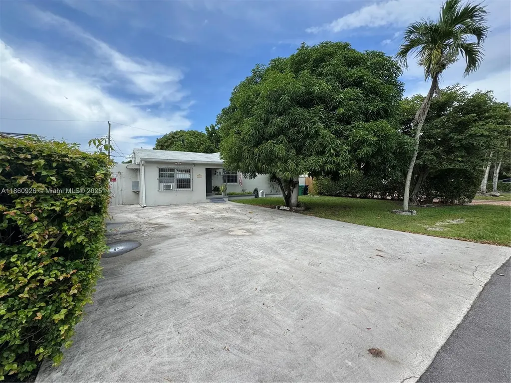 4341 SW 14th Street Miami FL 33134