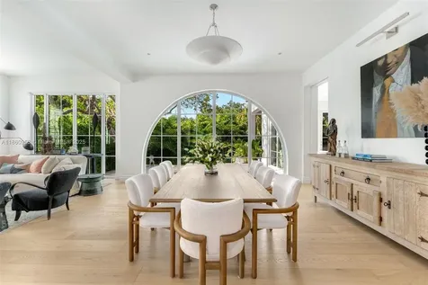 261 Greenwood Drive Key Biscayne FL 33149