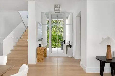 261 Greenwood Drive Key Biscayne FL 33149