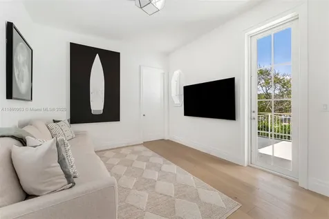 261 Greenwood Drive Key Biscayne FL 33149